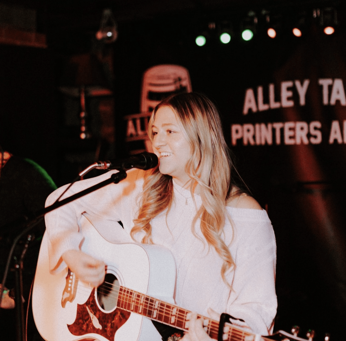 Lynn Riley Background Riley Lynn- Gulf Shores - LuLu's